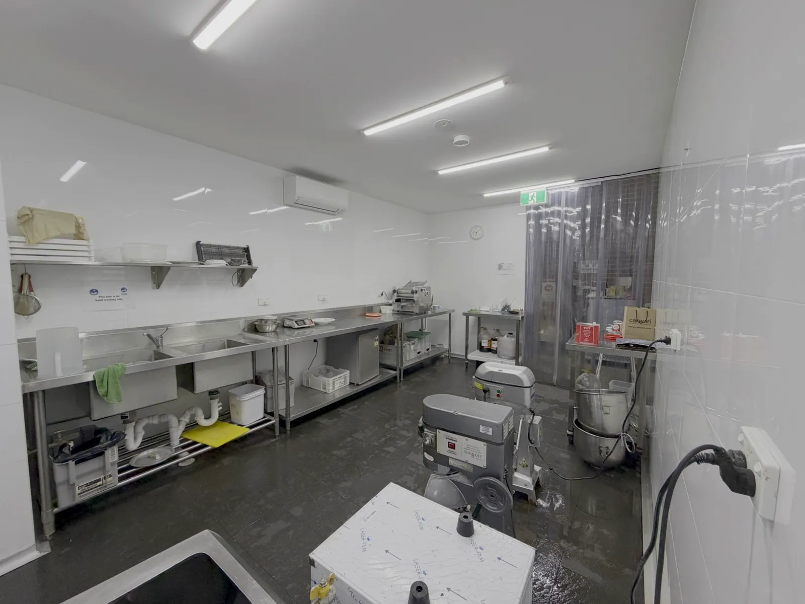 Shared kitchen cool room access